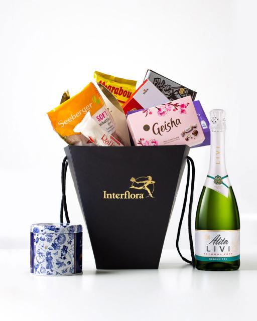 Sweet Selection in a Gift Bag (alcohol-free)