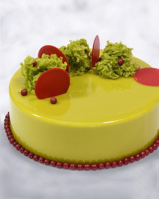 Pistachio and raspberry cake