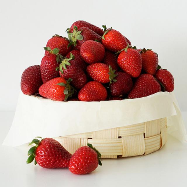 Braškių krepšelis (1kg)