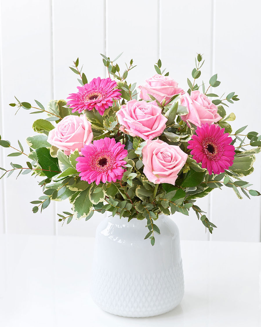 Pink idyll Birthday Interflora Lithuania. Flower Delivery